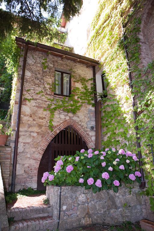 Antico Convento Santa Chiara Hotel Sarteano Buitenkant foto